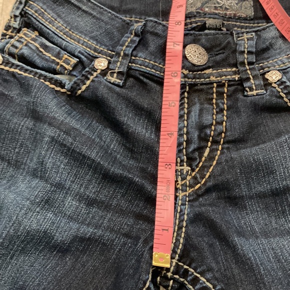 Silver Jeans: Suki Capri - Picture 7 of 8